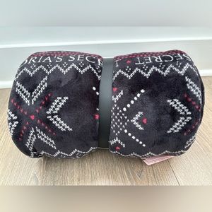 Victoria’s Secret Plush Sherpa Cozy Fleece Throw Fair Isle 2023